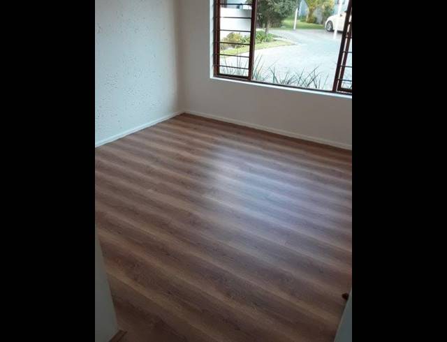 2 BEDROOM TOWNHOUSE TO LET IN LONEHILL